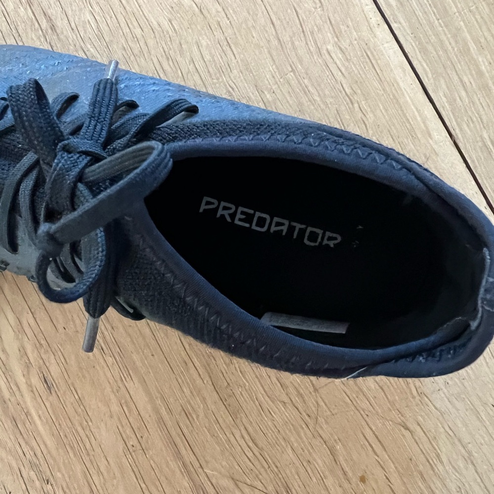 Adidas Predator size 4 - Picture 3 of 5